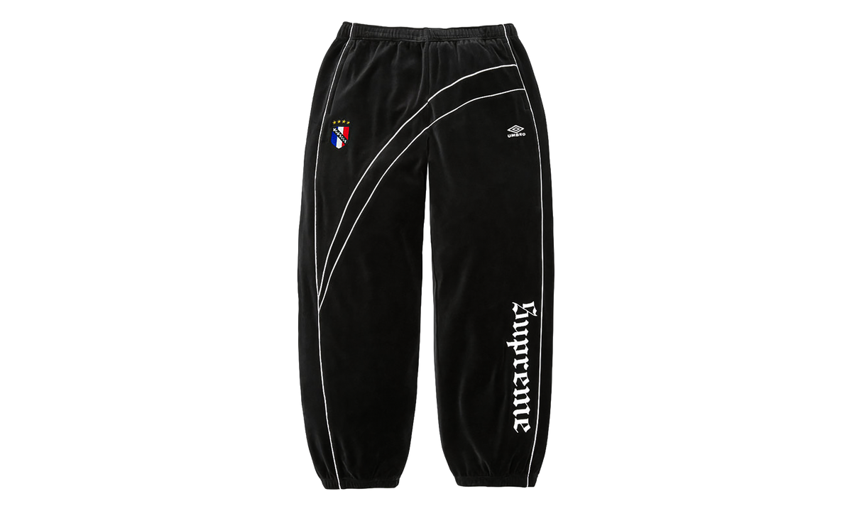 Umbro Velour Track Pants "FW26 - Black" SU28560