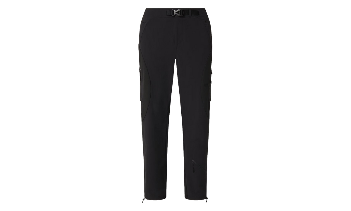 Latitude Arc Pants "Blackout" FOA405425 02E